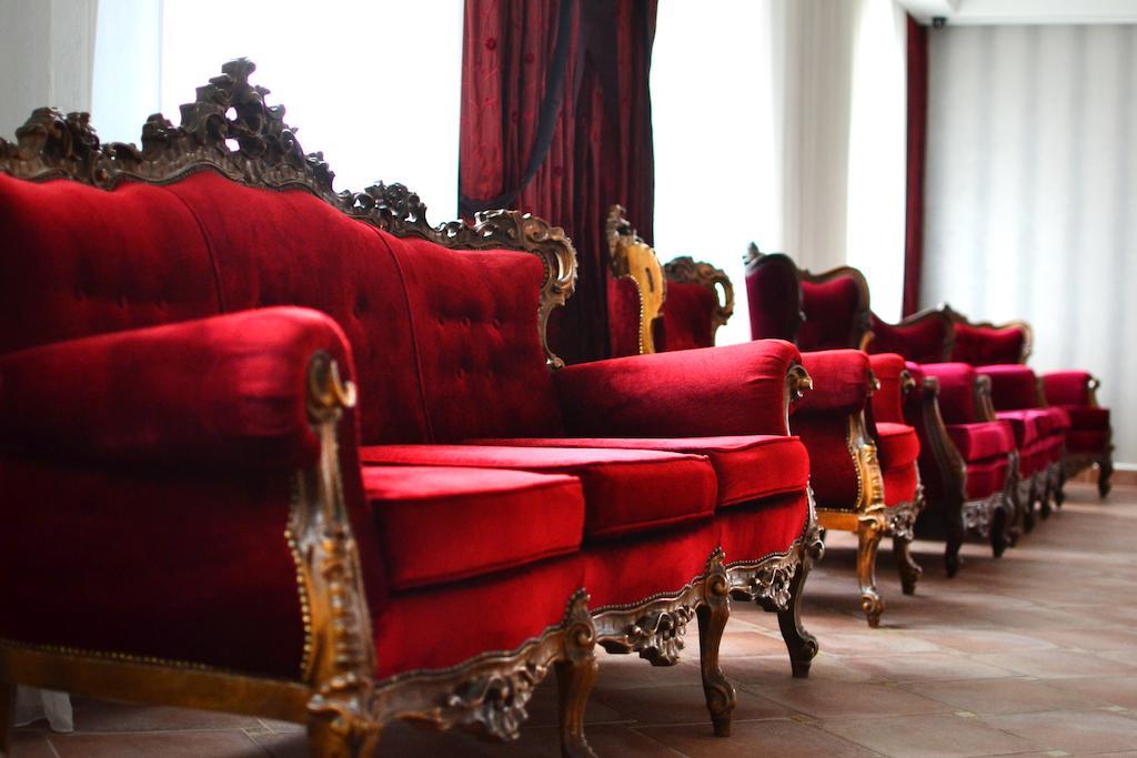 Kera Hotel Nesterenki ภายนอก รูปภาพ