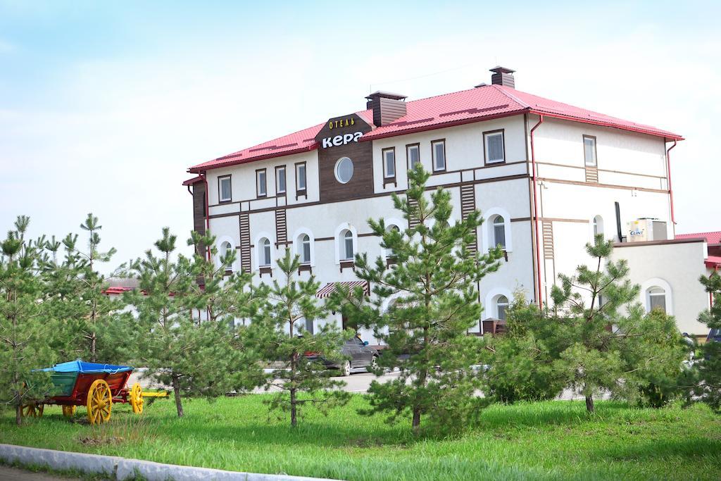 Kera Hotel Nesterenki ภายนอก รูปภาพ