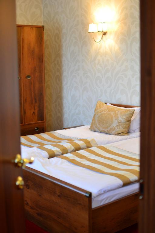 Kera Hotel Nesterenki ห้อง รูปภาพ