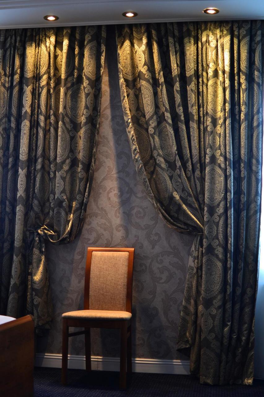 Kera Hotel Nesterenki ภายนอก รูปภาพ