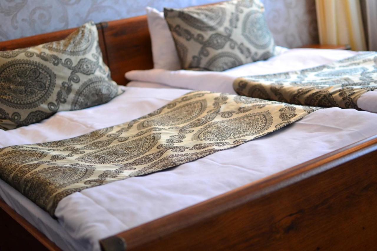 Kera Hotel Nesterenki ภายนอก รูปภาพ